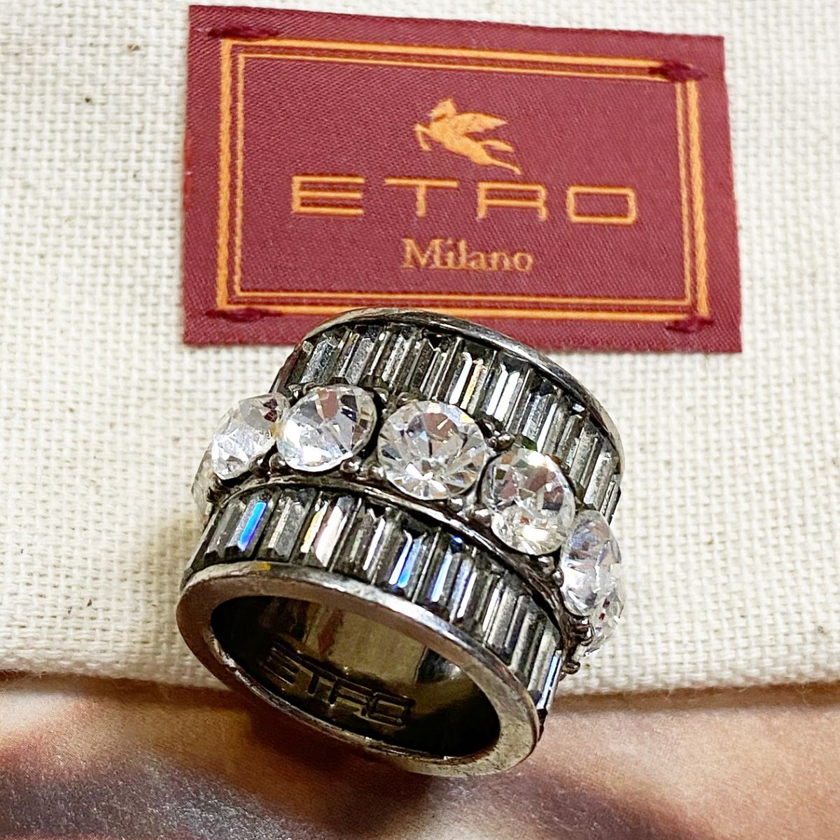 Кольцо / камни / Etro цена 3 847 руб 