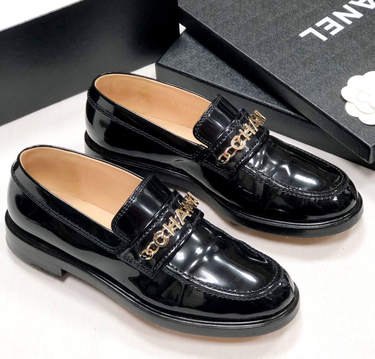 Лоферы Chanel размер 38 цена 62 620 руб

