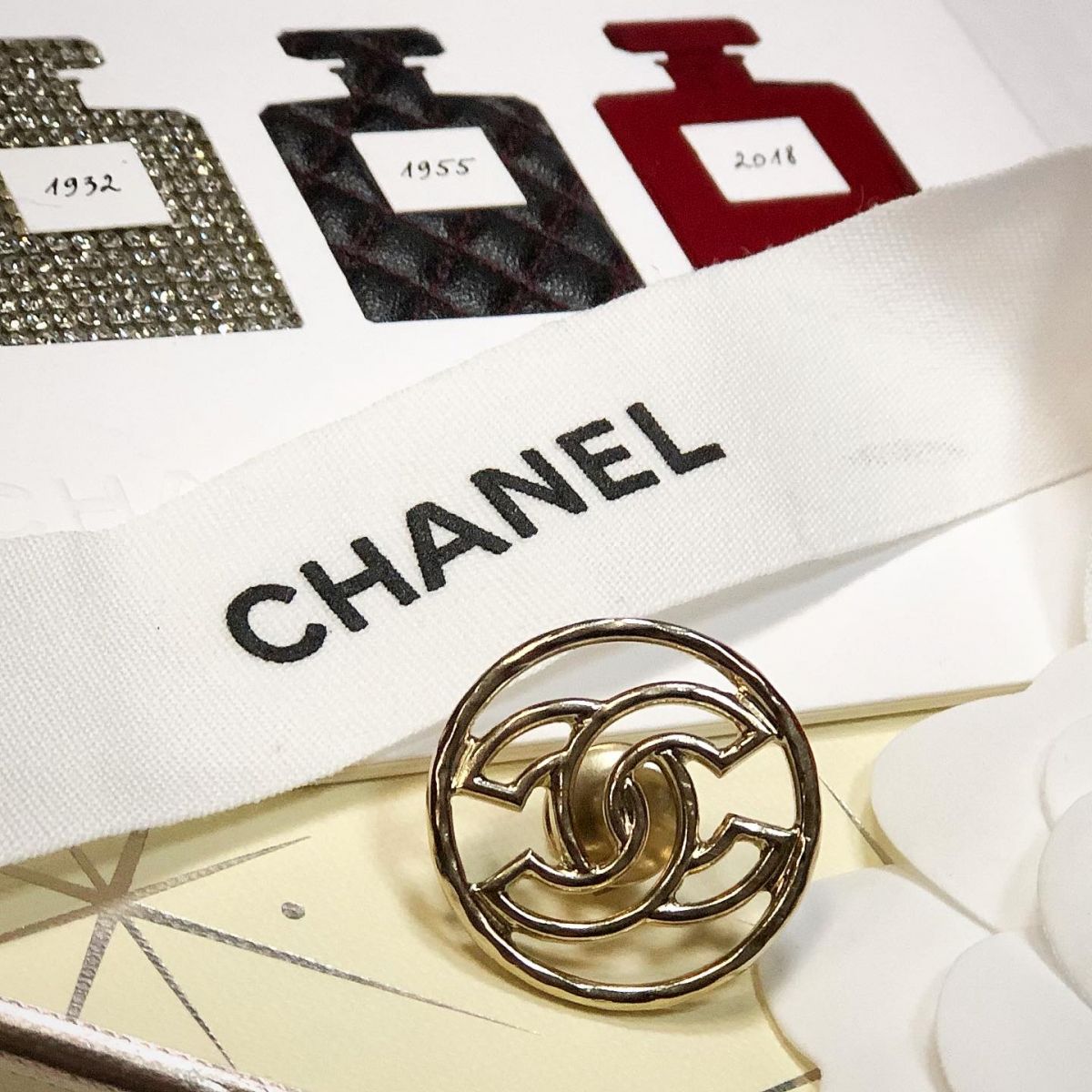 Брошка Chanel  цена 12 308 руб / с ценником / 