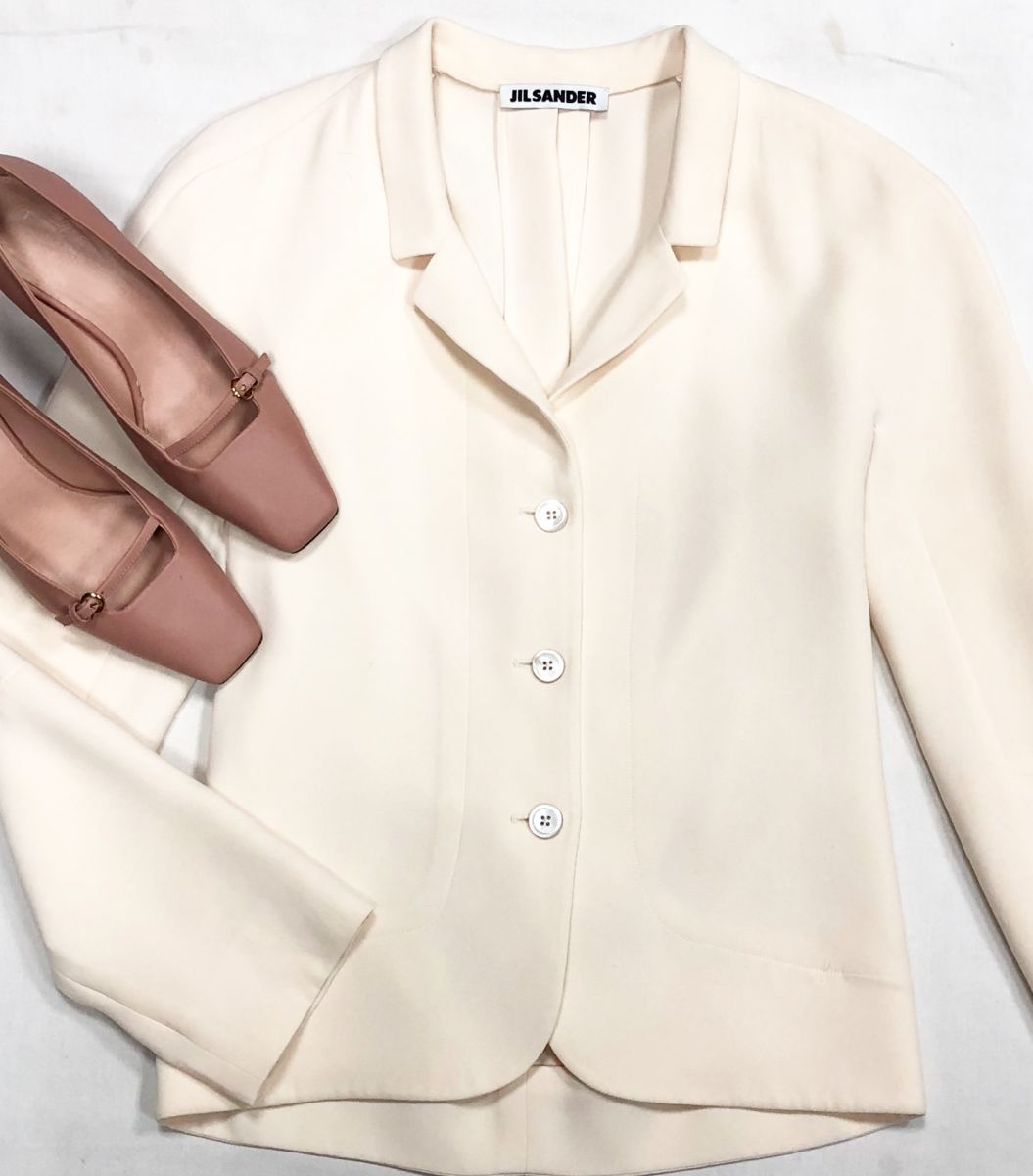 Жакет Jil Sander размер 38 цена 23 483 руб
Туфли Max Mara размер 37 цена 23 483 руб