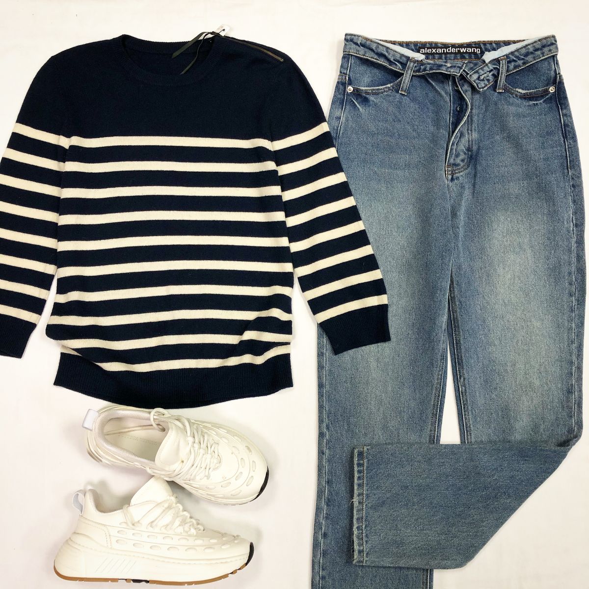 Кофта / кашемир / J Crew размер 42 цена 6 154 руб Джинсы Alexander Wang  размер 28 / 46 / цена 18 463 руб Кроссовки Bottega Veneta  размер 39.5 цена 23 077 руб