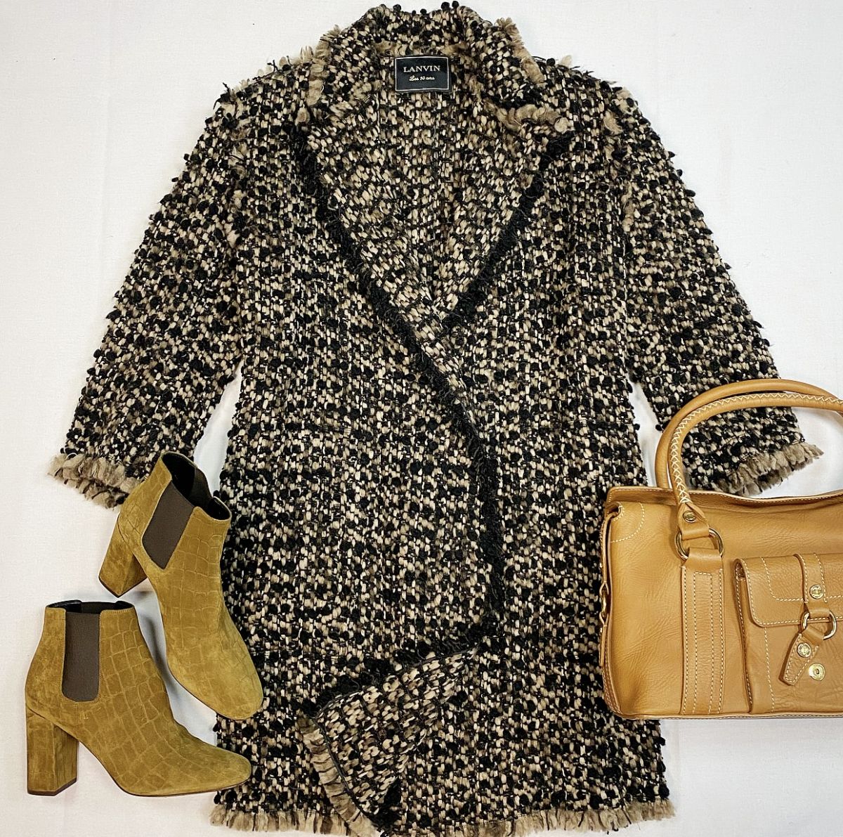 Пальто / твид / Lanvin размер 38 цена 7 693 руб
Ботильоны Saint Laurent размер 39 цена 9 231 руб
Сумка Celine