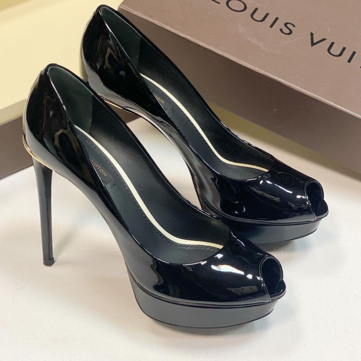 Туфли Louis Vuitton размер 38 цена 7 693 руб 