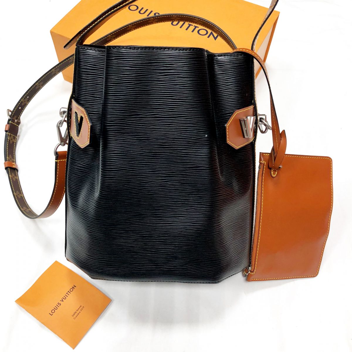 Сумка LOUIS VUITTON размер 32/32 цена 153 850 руб /карточка/ новая/