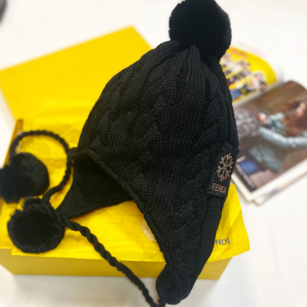 Шапка Fendi  цена 7 693 руб