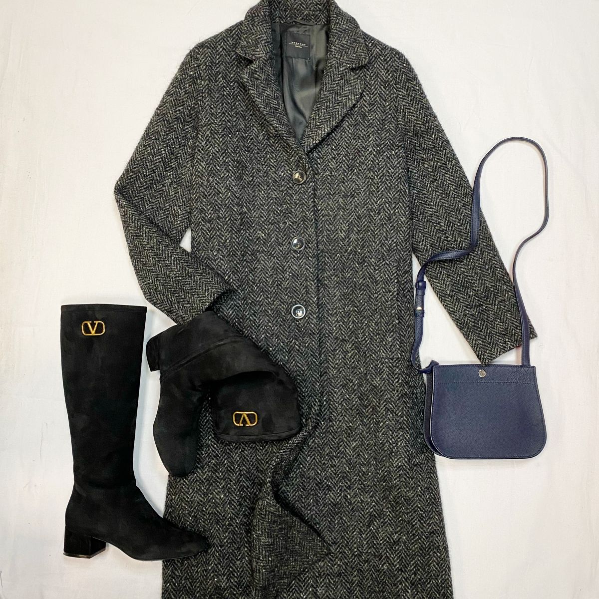 Пальто Weekend Max Mara размер 44 цена 23 078 руб Сапоги Valentino размер 38.5 цена 23 078 руб Сумка Loro Piana