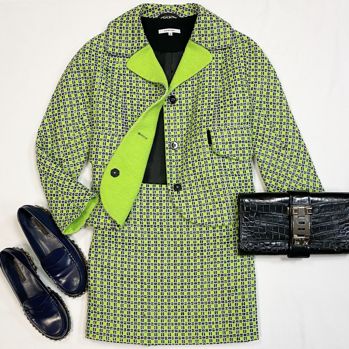 Костюм Carven размер 36 цена 15 385 рубЛоферы Louis Vuitton размер 38.5 цена 15 385 руб