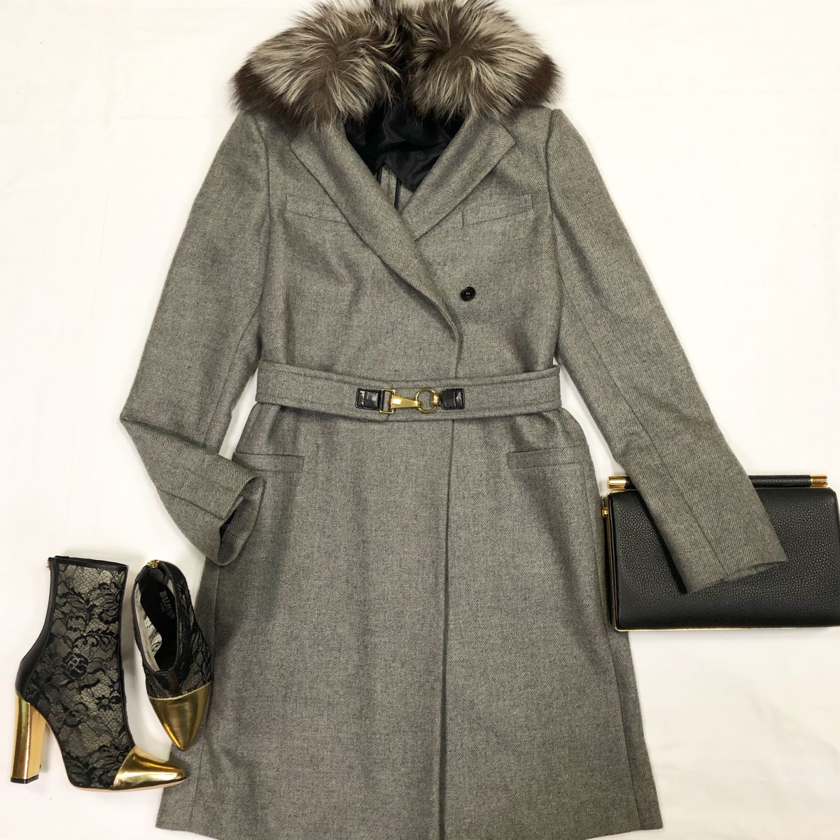 Пальто Gucci размер 42 цена 15 385 рубБотильоны Balmain размер 37.5 цена 15 385 руб