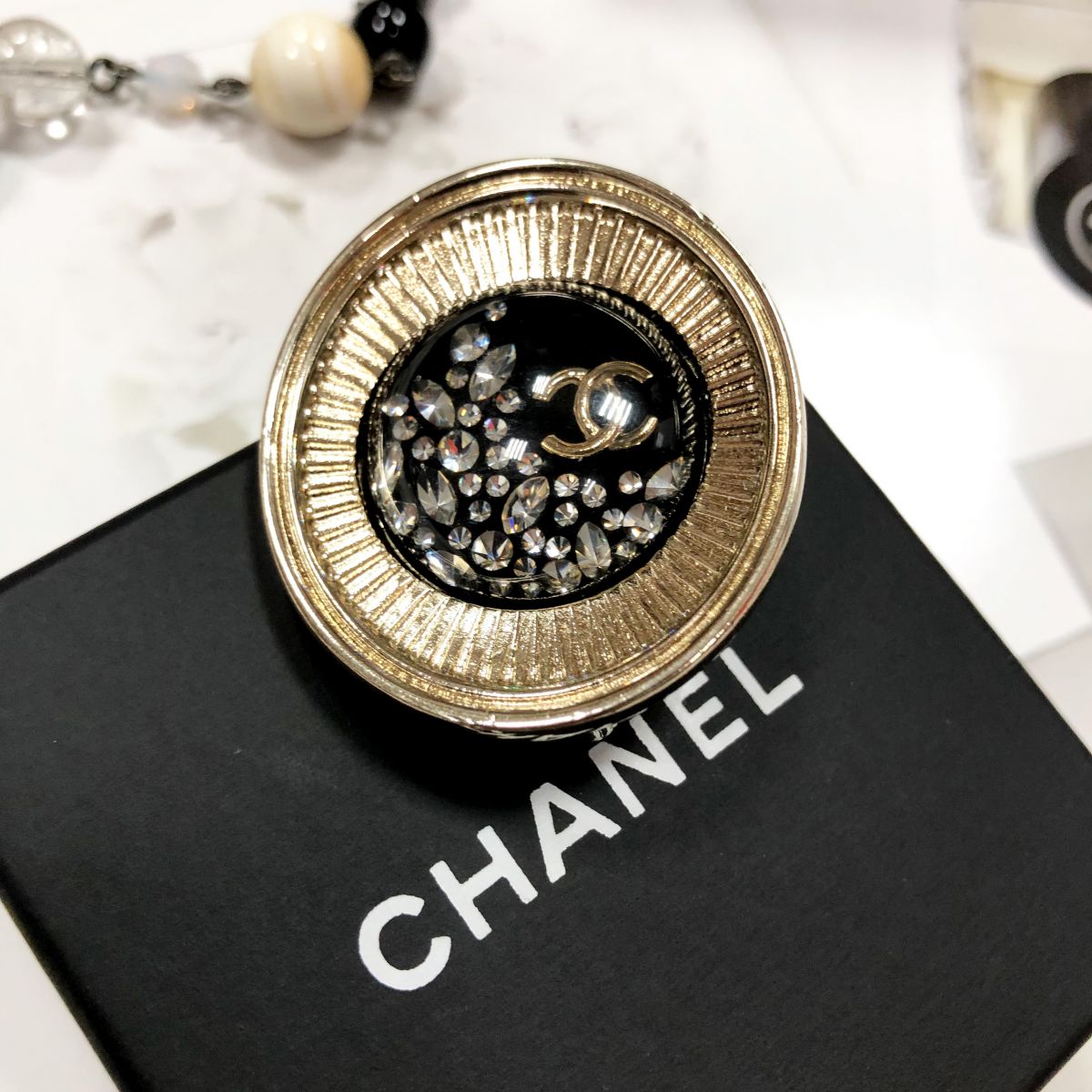 Брошка Chanel цена 78 275 руб