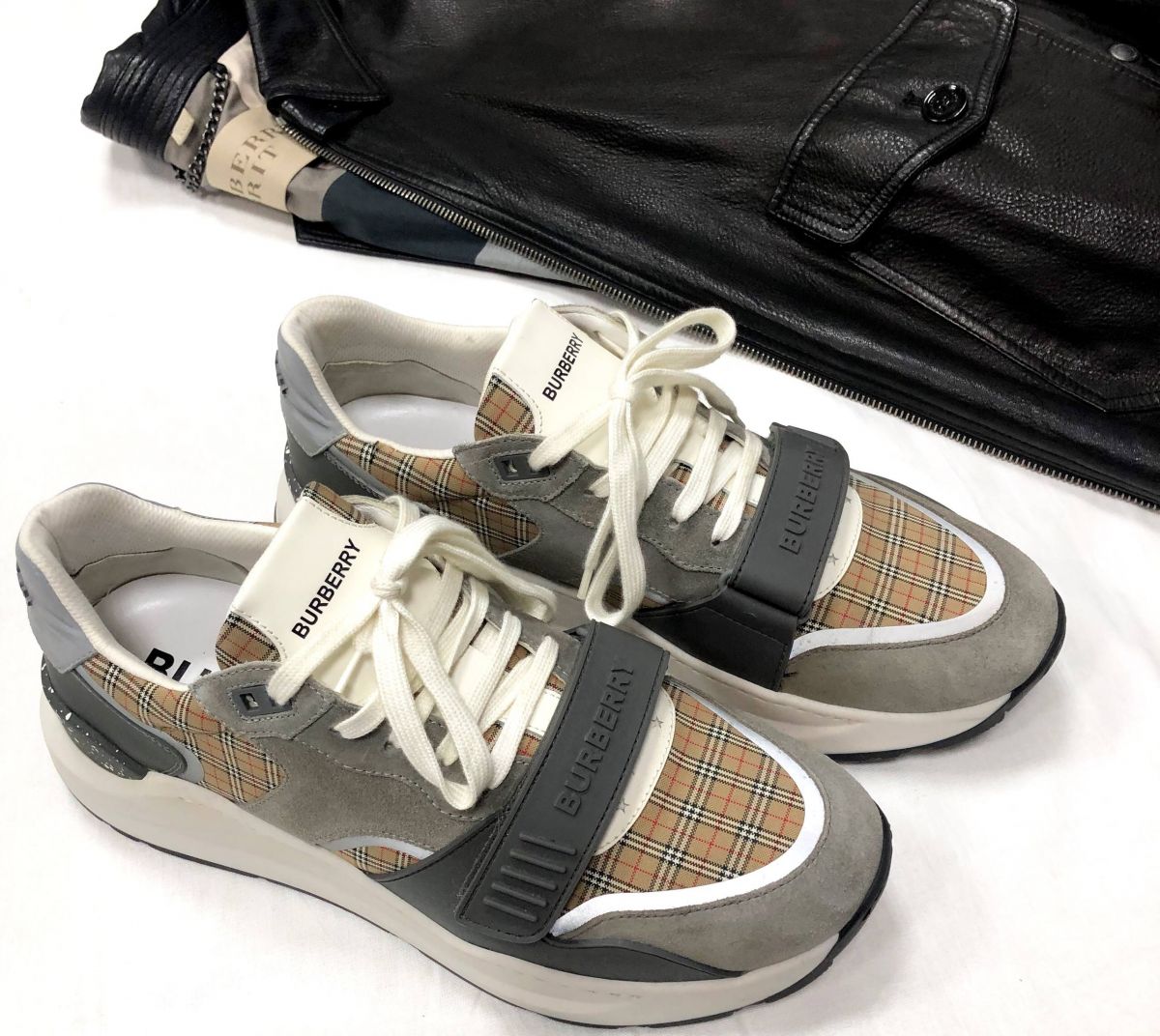 #Mechtamen
Кроссовки BURBERRY размер 44 цена 31 310 руб