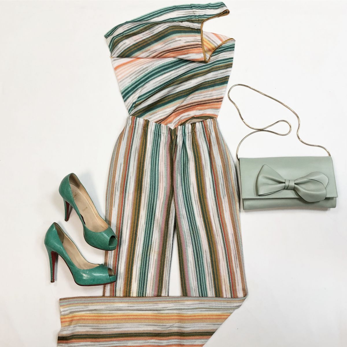 Комбинезон Missoni размер 40 цена 7 693 рубТуфли Louboutin размер 38 цена 7 693 рубСумка Red Valentino