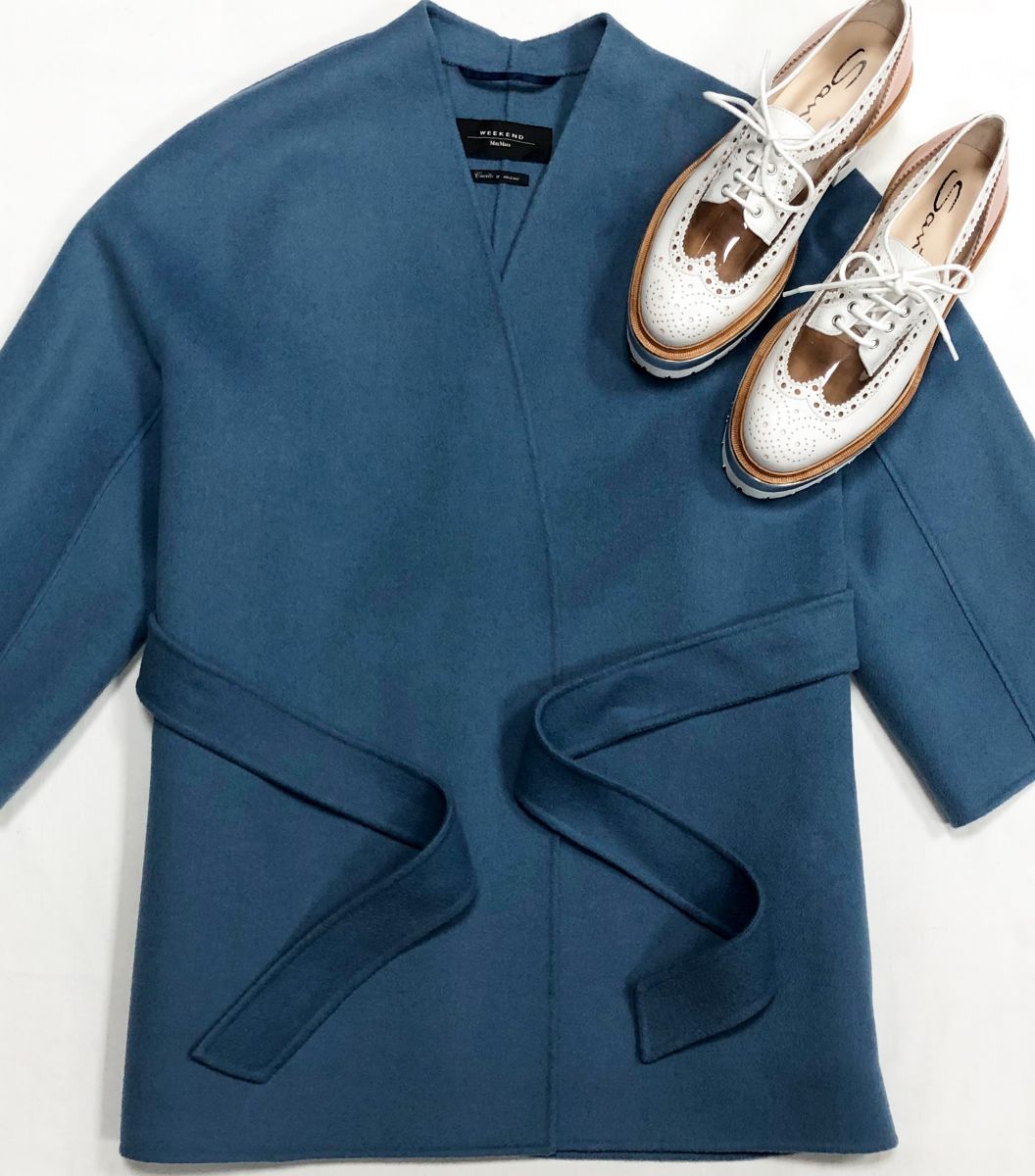 Полупальто Weekend / Max Mara/ размер 40 цена 23 483 руб
Лоферы Santoni размер 37.5 цена 15 655 руб