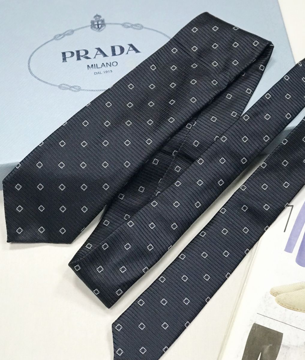 #mechtamen Галстук Prada цена 3 131 руб