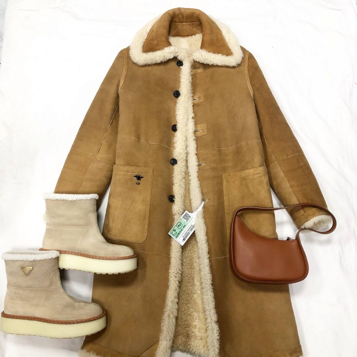 Дублёнка двухсторонняя Christian Dior размер 44/46 цена 28 790 руб
Сумочка The Row