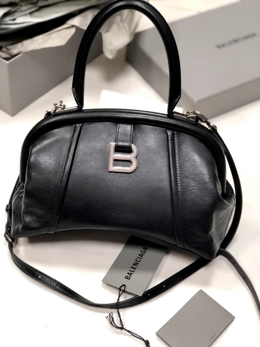 Сумочка BALENCIAGA цена 117 413 руб /новая / карточки /