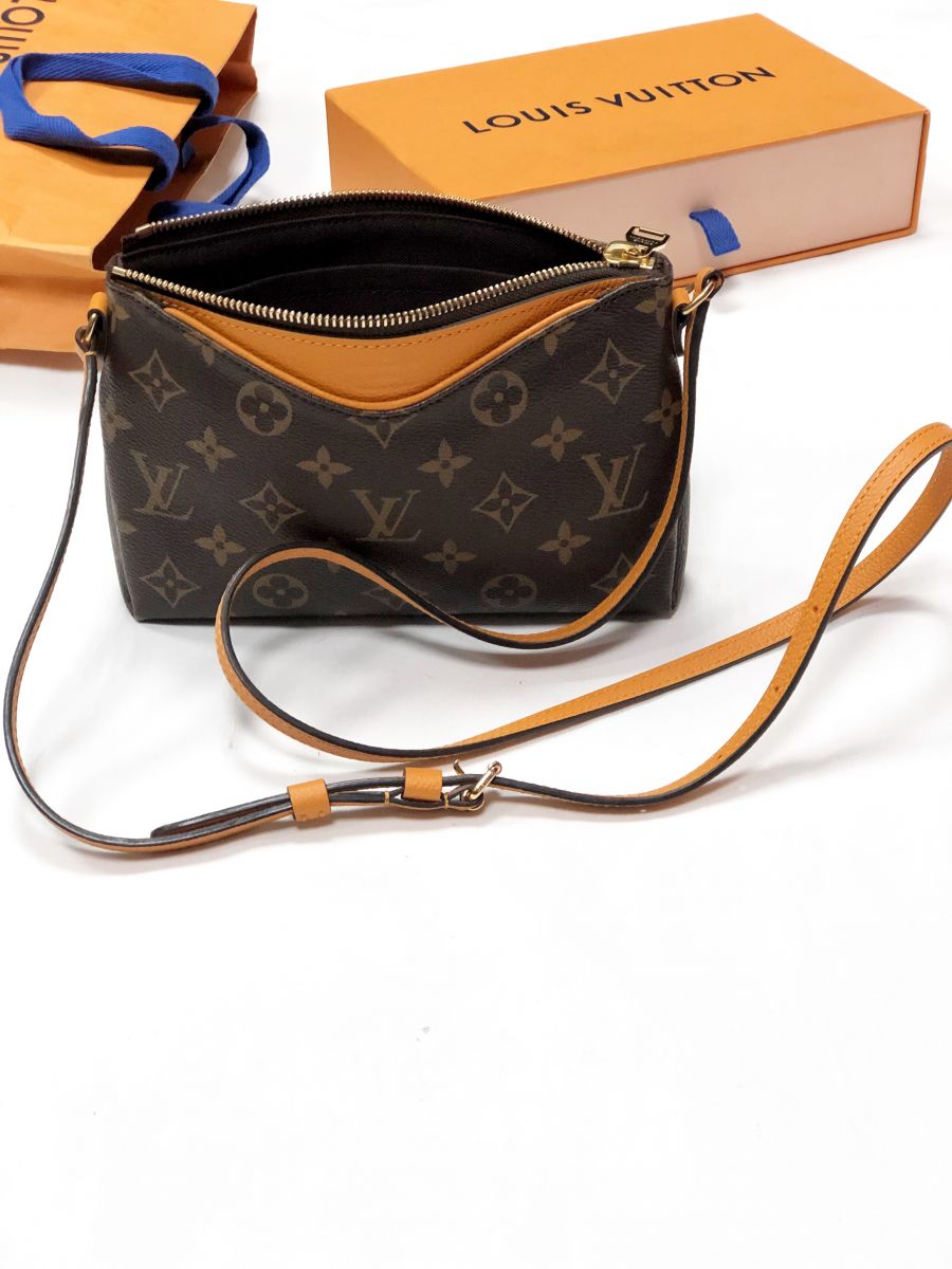 Сумочка LOUIS VUITTON цена 46 155 руб