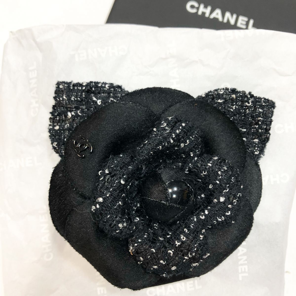Брошка Chanel цена 12 308 руб 