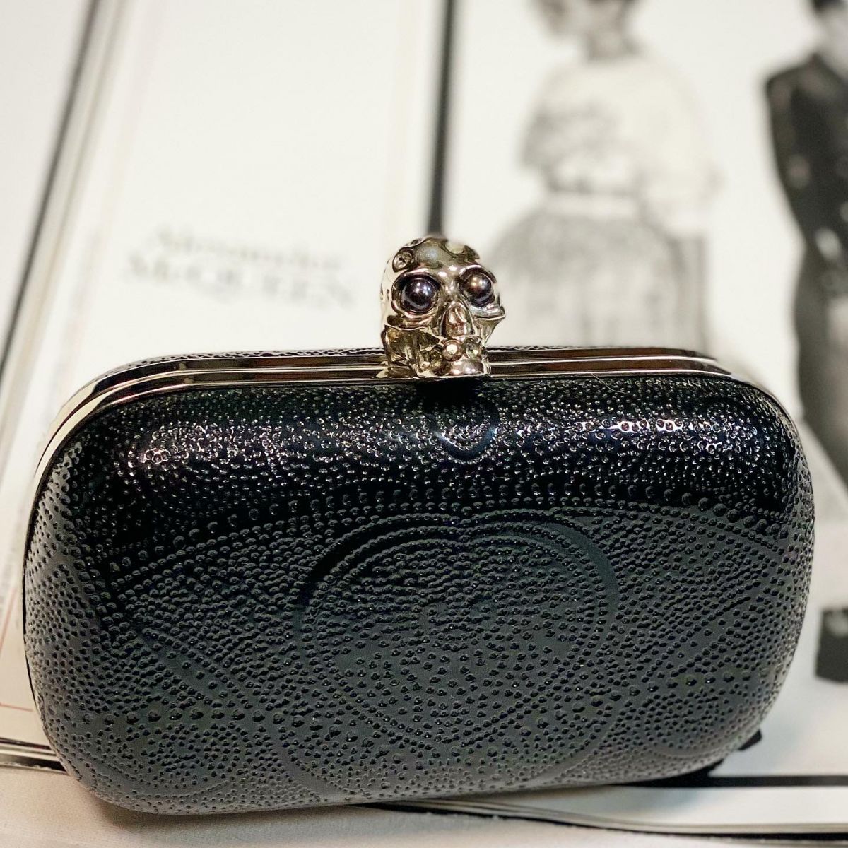 Клатч Alexander McQueen размер 13/9 цена 30 770 руб 