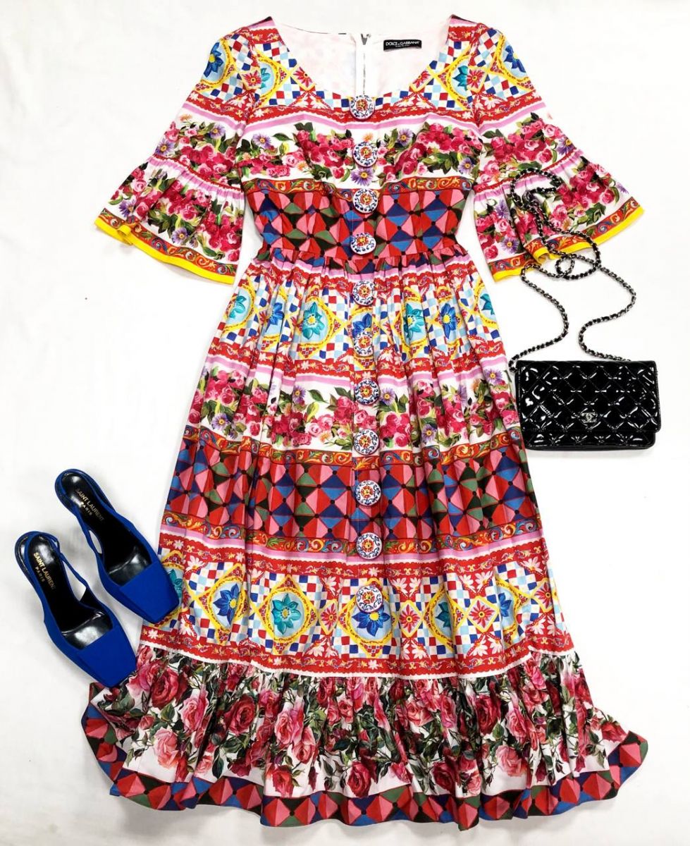 Платье Dolce Gabbana размер 42 цена 39 138 руб
Босоножки Saint Laurent размер 37.5 цена 39 138 руб
Сумка Chanel