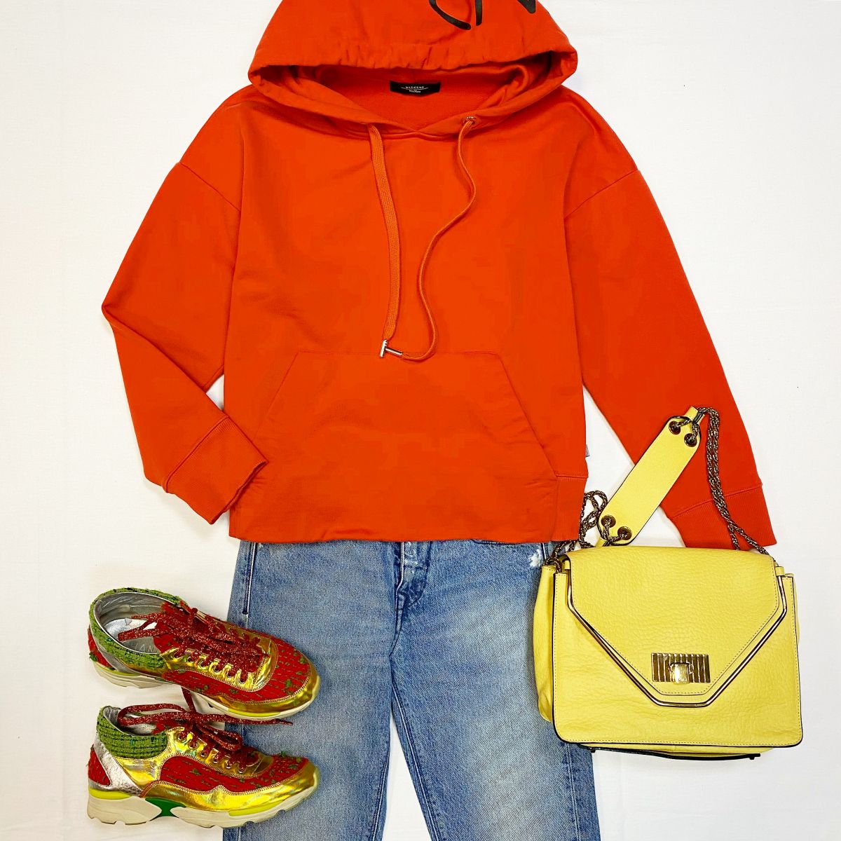 Толстовка Weekend Max Mara размер S цена 6 154 руб Джинсы Replay размер 26 цена 3 846 руб Кроссовки / твид / Chanel размер 39 цена 23 078 руб Сумка Chloè
