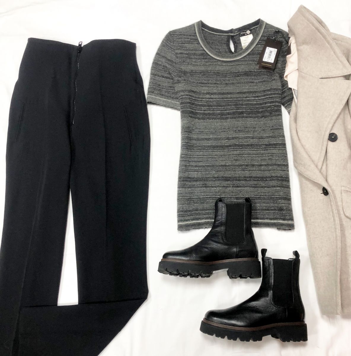 Кофта Chanel размер S цена 31 310 руб
Брюки GIVENCHY размер 38 цена 7 828 руб 
Ботинки KITON размер 38 цена 31 310 руб /новые/