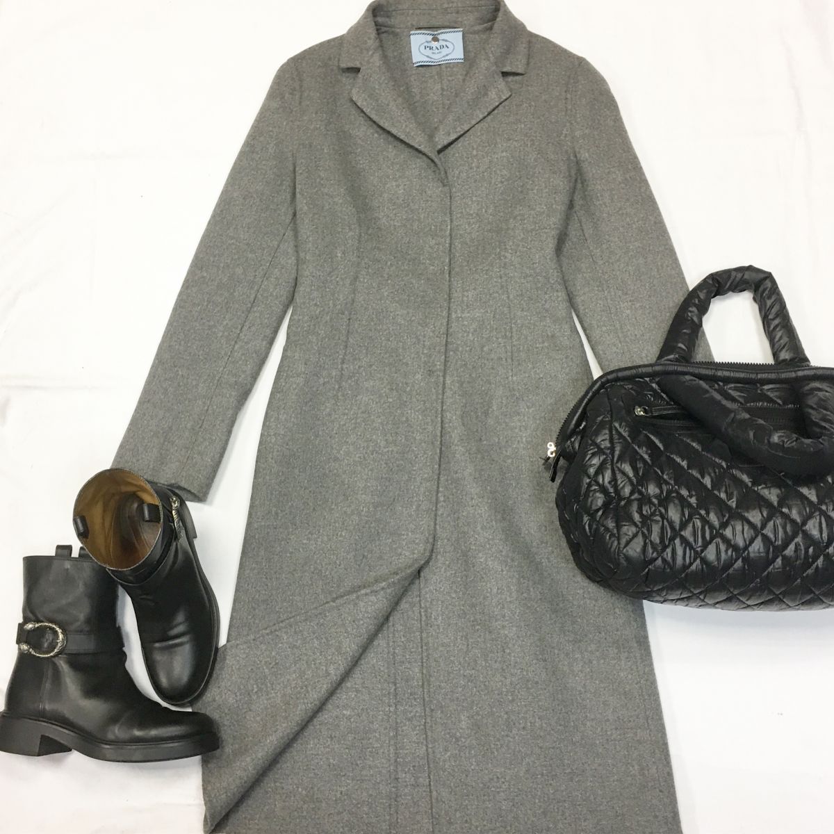 Пальто Prada размер 44 цена 23 077 руб Сапоги Gucci размер 38.1/2 цена 15 385 руб Сумка Chanel 