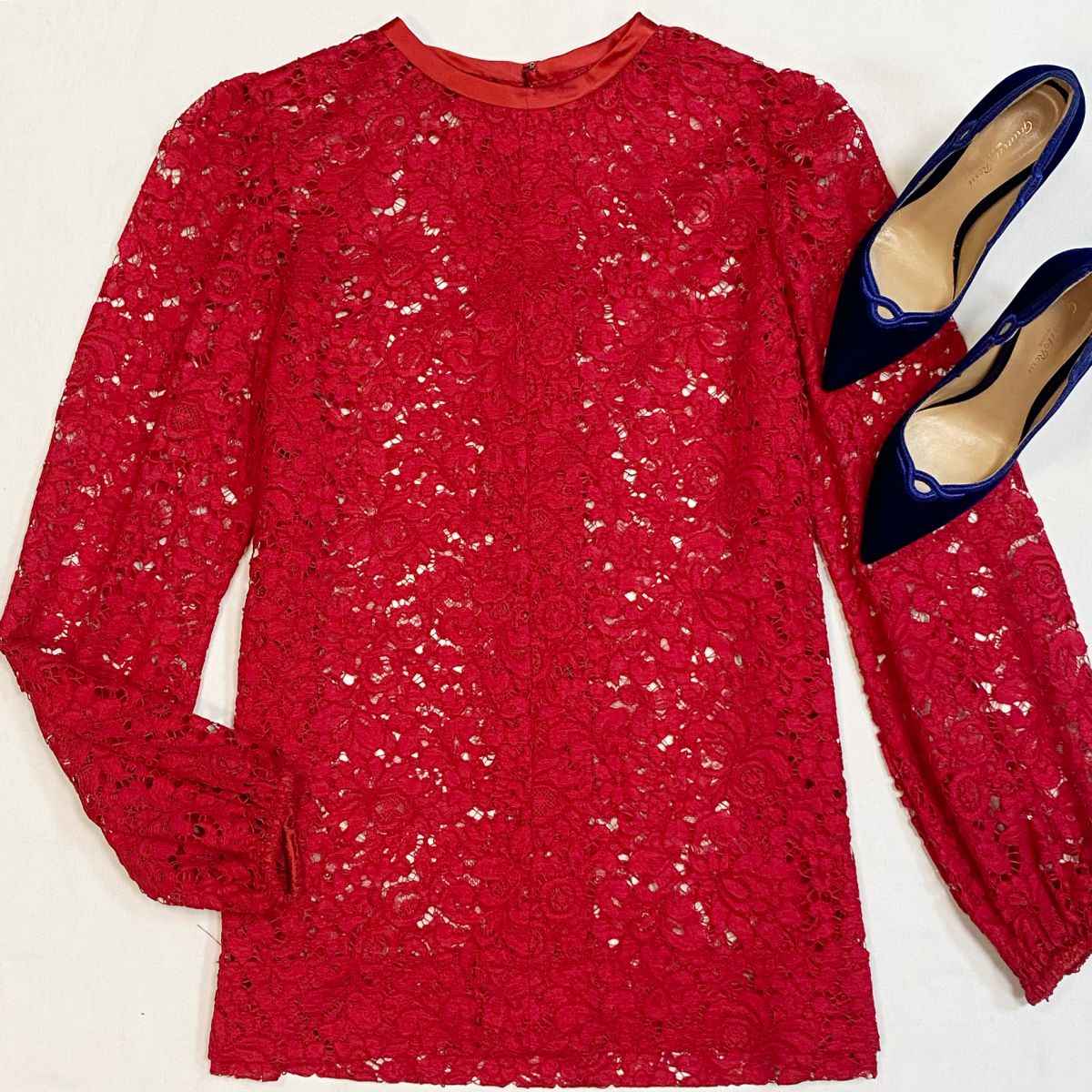 Блузка/ажур/ Dolce Gabbana размер 48 цена 15 385 рубТуфли Gianvito Rossi размер 38 цена 18 462 руб