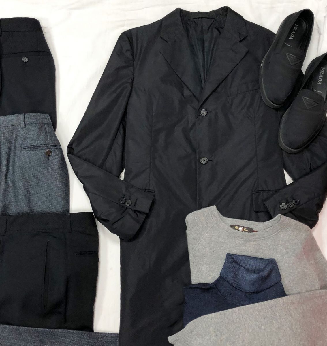 #MECHTAMEN
Плащ PRADA размер 50
Цена 23 483 руб 
Брюки HUGO BOSS / GUCCI размер 50/52 цена 4 697 руб
7 828 руб 
Свитера /кашемир/ LORO PIANA / DANIELE FIESOLE размер 50/М цена 6 262 руб / 23 483 руб 
Слипоны PRADA размер 44.5 цена 15 655 руб
