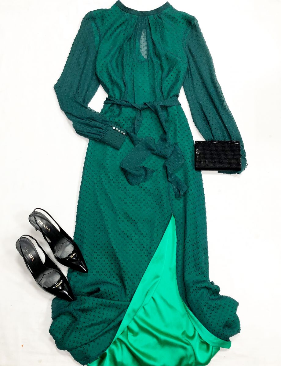 Платье A La Russe размер 38 цена 15 655 руб
Туфли Prada размер 62 620 руб
Сумочка/ камни/