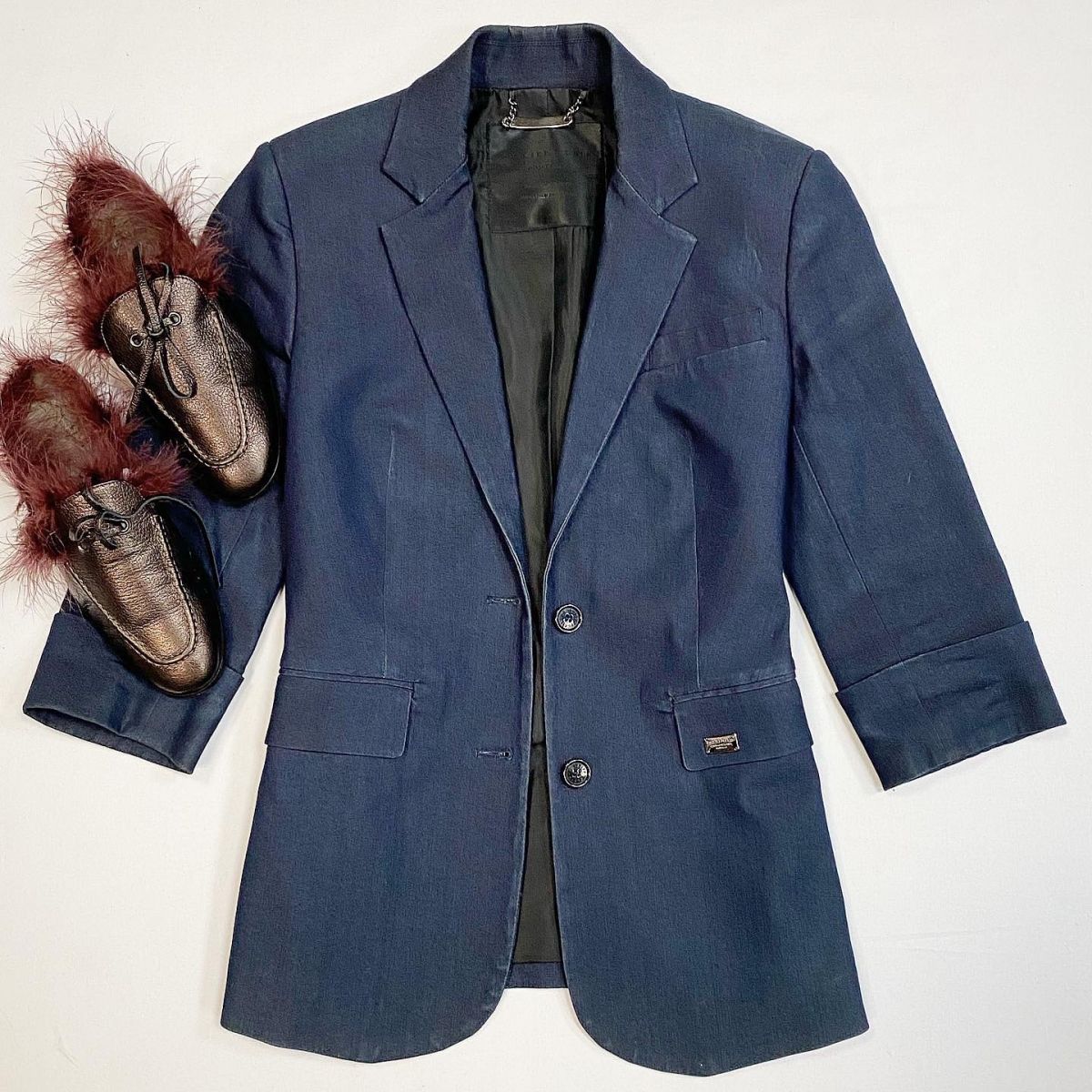 Жакет/пайетки/ Philipp Plein размер XS цена 23 078 рубМюли Brunello Cucinelli размер 37 цена 23 078 руб