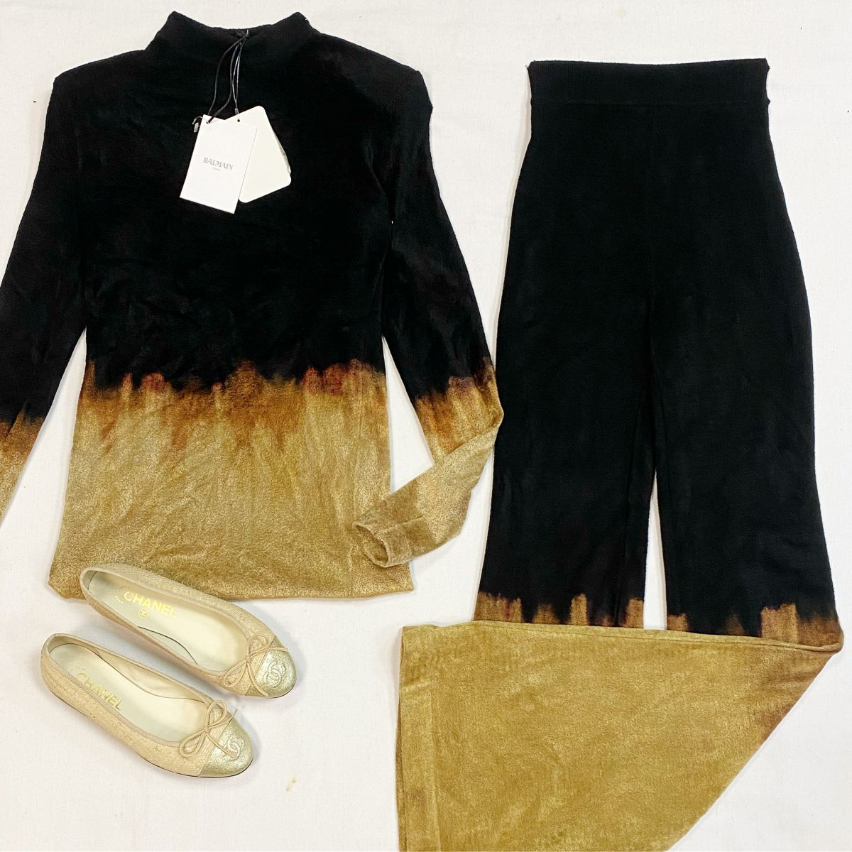 Костюм /бархат/ Balmain размер 36 цена 15 385 руб/с биркой/ Балетки Chanel размер 35 цена 15 385 руб