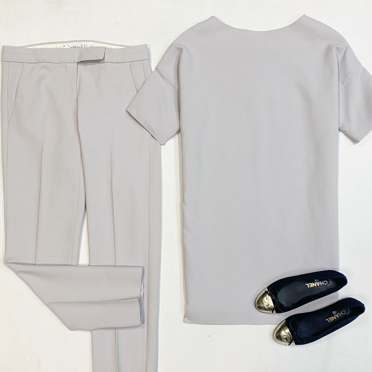 Костюм Max Mara размер 44 цена 10 770 рубБалетки Chanel размер 35 цена 15 385 руб