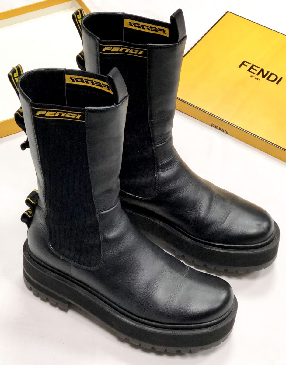 Ботинки Fendi размер 37 цена 20 352 руб
