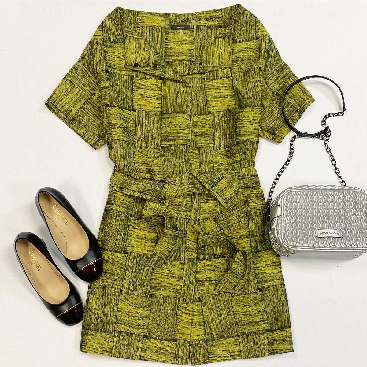 Пальто VERA WANG  размер 40 цена 10 770 рубТуфли CHANEL размер 38 цена 15 385 рубСумка ARMANI 