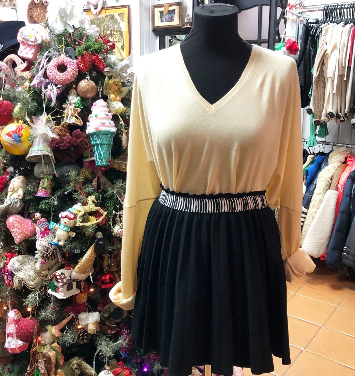 Юбка Misdoni размер 40 цена 4 697 руб
Кофта Petar Petrov размер 34 цена 15 655 руб