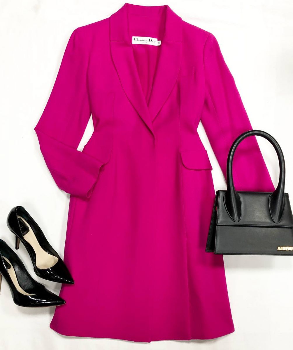 Пальто Christian Dior размер 36 цена 39 138 руб
Туфли Christian Dior размер 38.5 цена 23 483 руб
Сумка Jacquemus