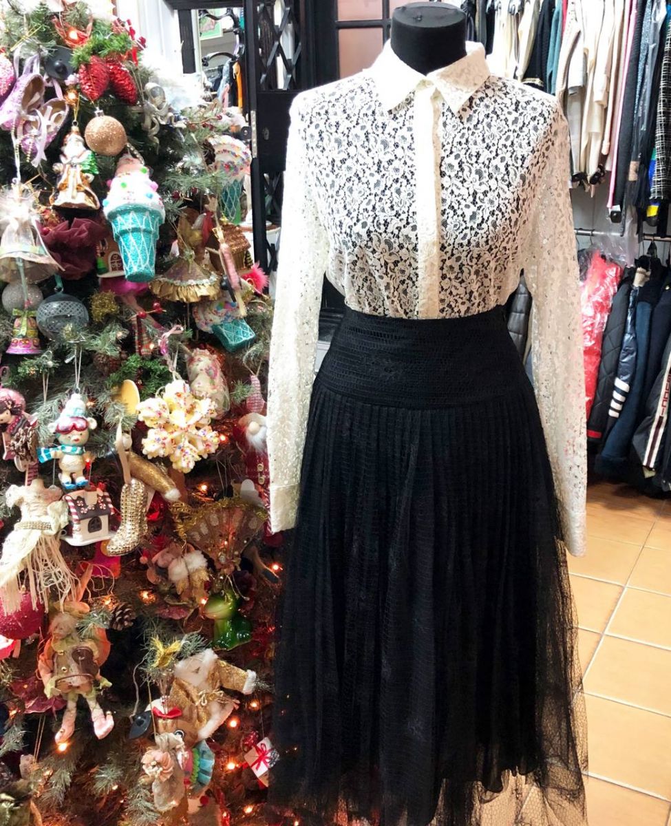 Юбка /ажур/ Christian Dior размер 40 цена 46 965 руб
Блузка Christian Dior размер 40 цена 31 310 руб