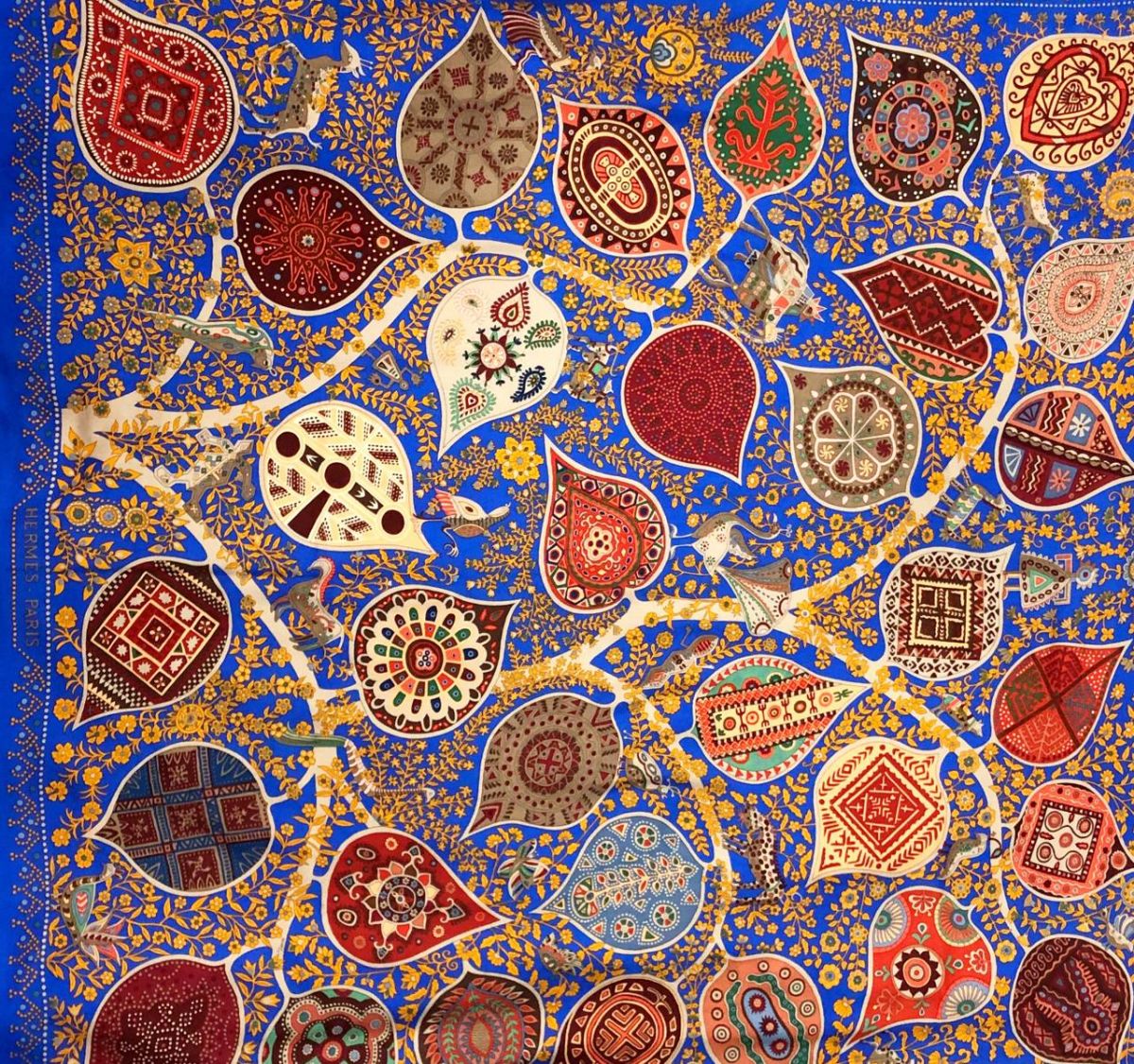 Палантин HERMES размер 140/140 цена 62 620 руб