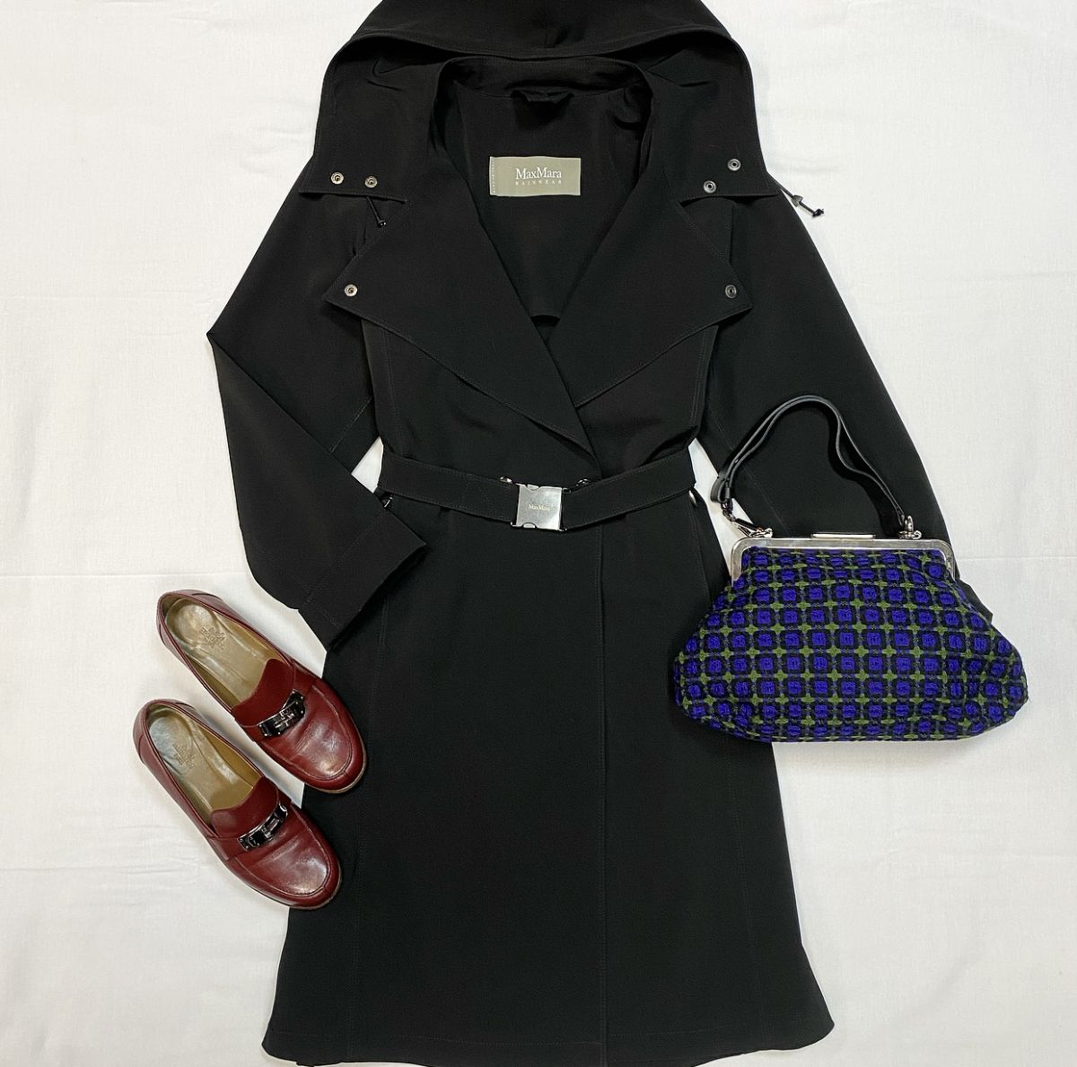 Плащ Max Max размер 38 цена 23 078 рубЛоферы Hermès размер 37 цена 18 463 рубСумка Marni