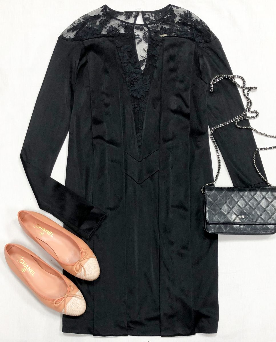 Платье / ажур/ Balenciaga размер 36 цена 15 655 руб
Балетки Chanel размер 38 цена 23 483 руб
Сумочка Chanel