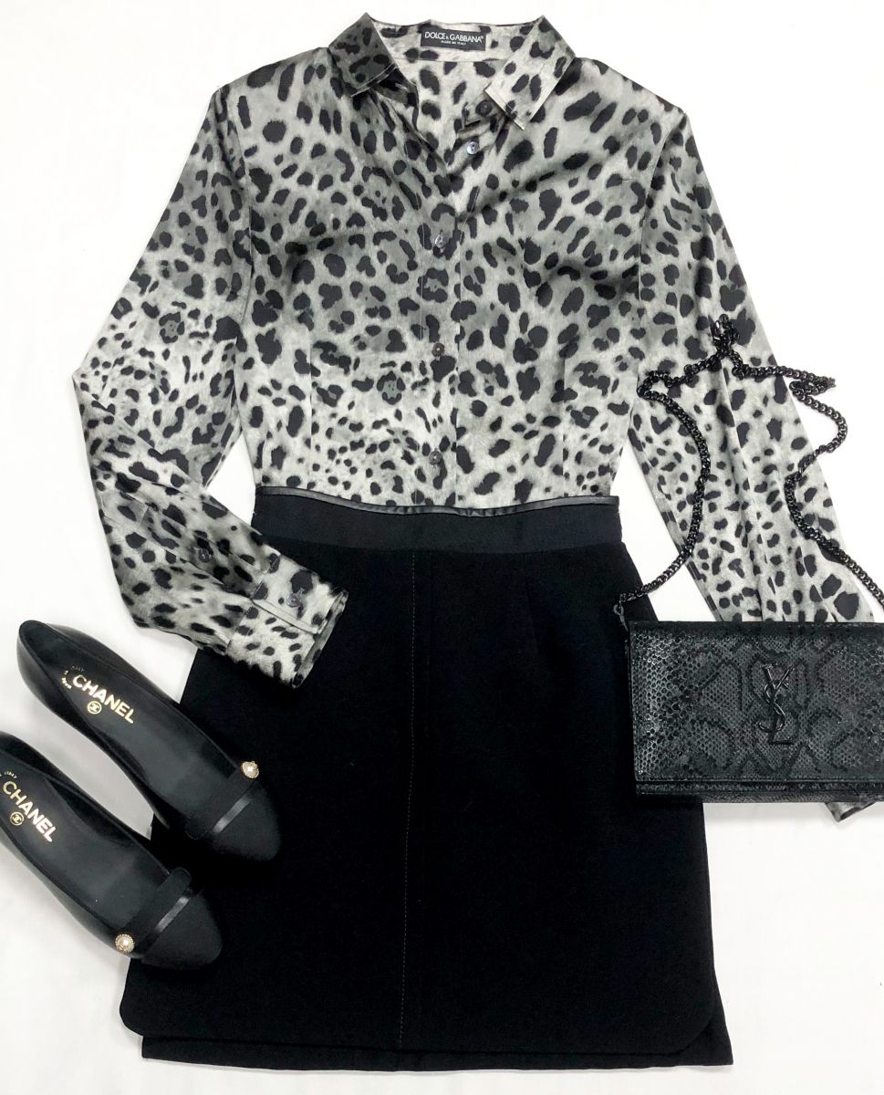 Блузка Dolce Gabbana размер 42 цена 15 655 руб
Юбка Balenciaga размер 34 цена 7 828 руб
Туфли Chanel размер 37.5 цена 62 620 руб
Сумочка Saint Laurent 
