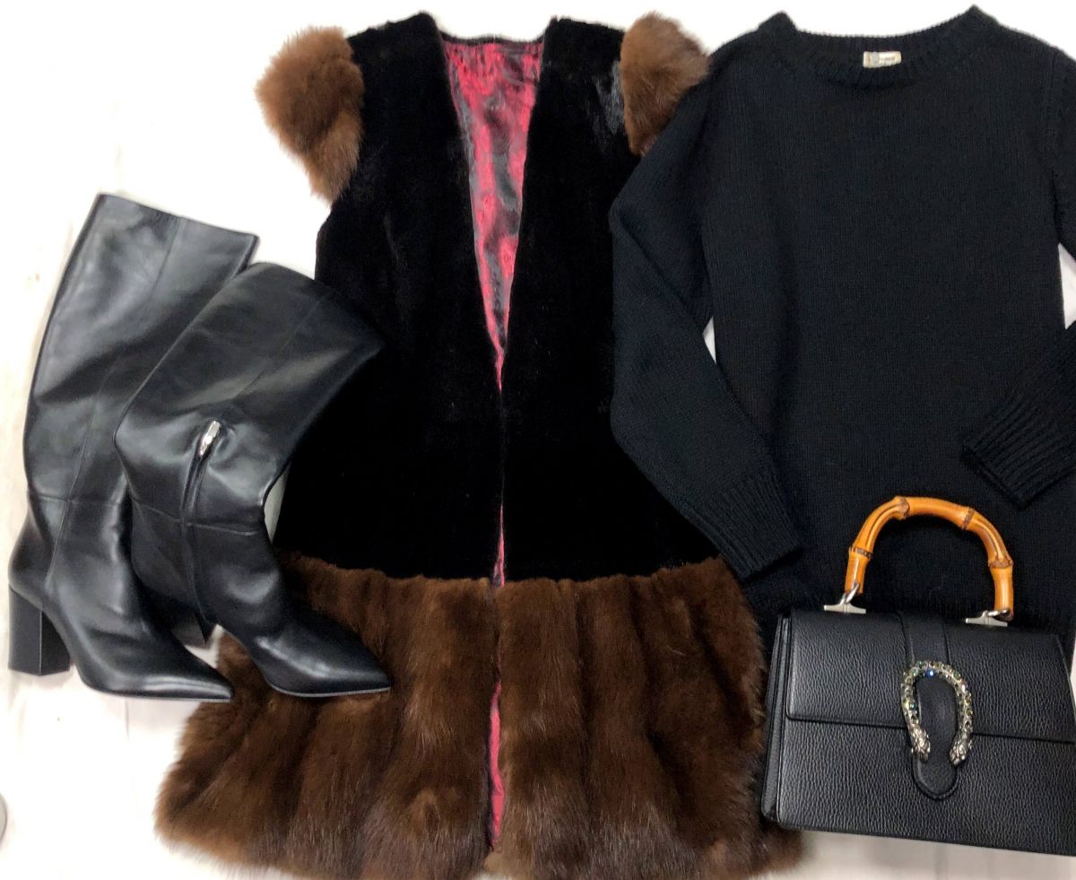 Жилет /стриженая норка/ Соболь/ размер S цена 39 138 руб 
Свитер Saint Laurent размер XS цена 39 138 руб 
Сапоги Sergio Rossi размер 39 цена 23 483 руб /новые/ 
Сумка GUCCI
