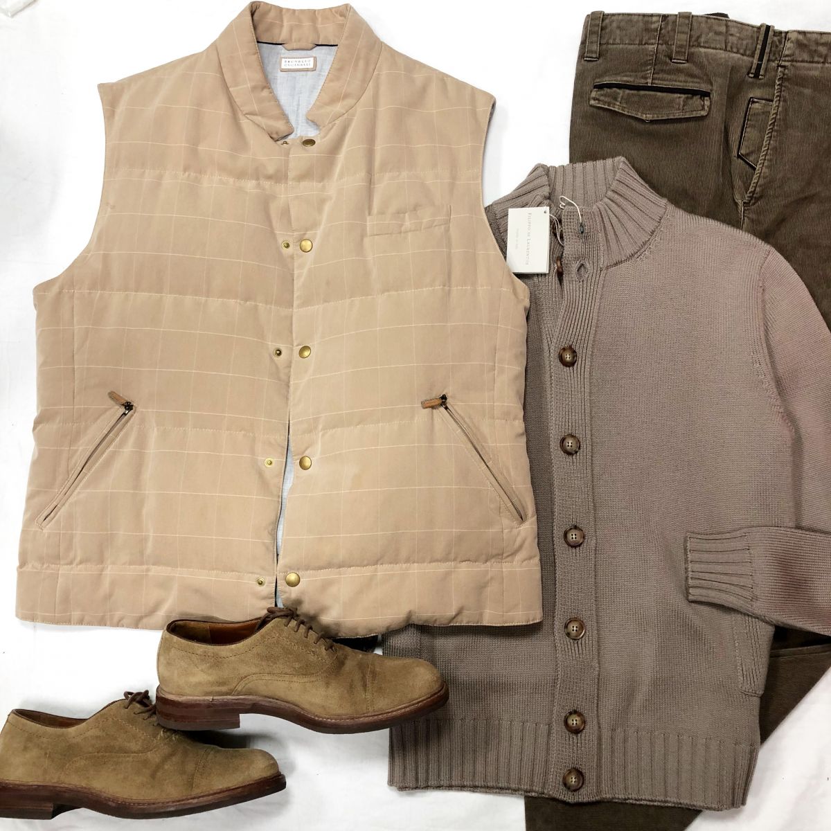 #Mechtamen
Жилет BRUNELLO CUCCINELLI  размер XL цена 31 310 руб 
Брюки PTO1 размер M цена 7 828 руб