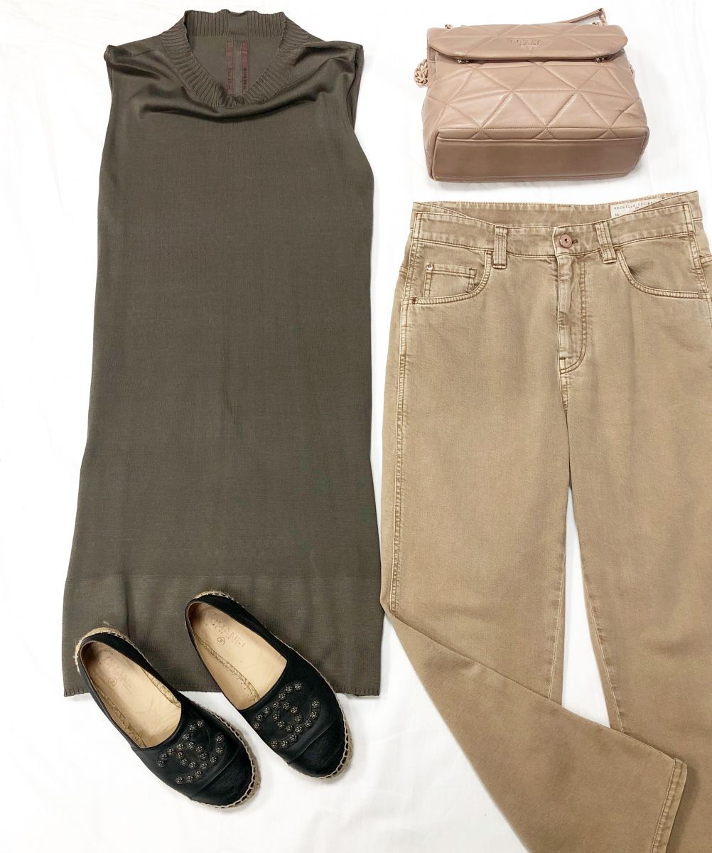 Туника RICK OWRNS размер S цена 10 959 руб 
Брюки BRUNELLO CUCCINELLI размер 40 цена 18 786 руб
Сумка PRADA