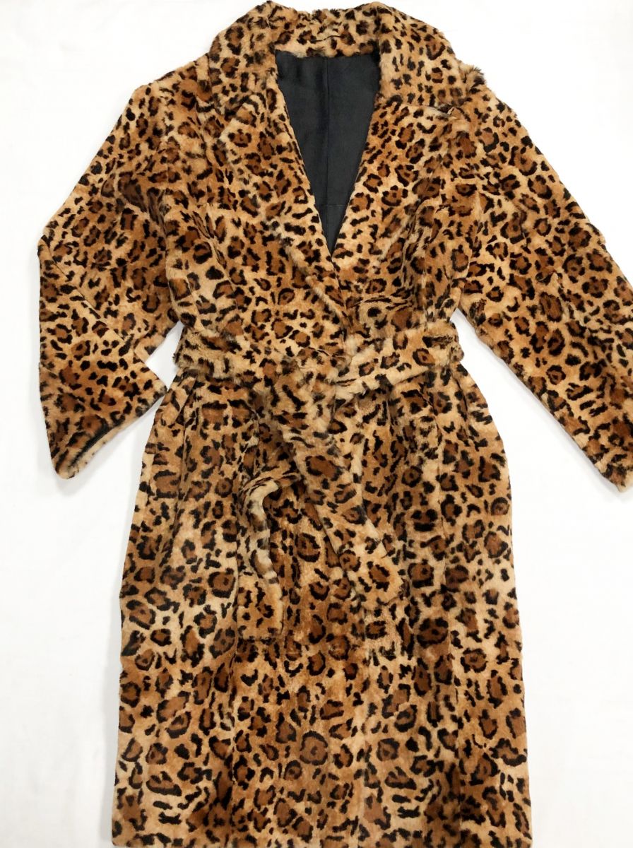 Дублёнка Yves Salomon размер 42 цена 46 965 руб
Ботинки Aeydē размер 38 цена 18 786 руб
Сумка Burberry