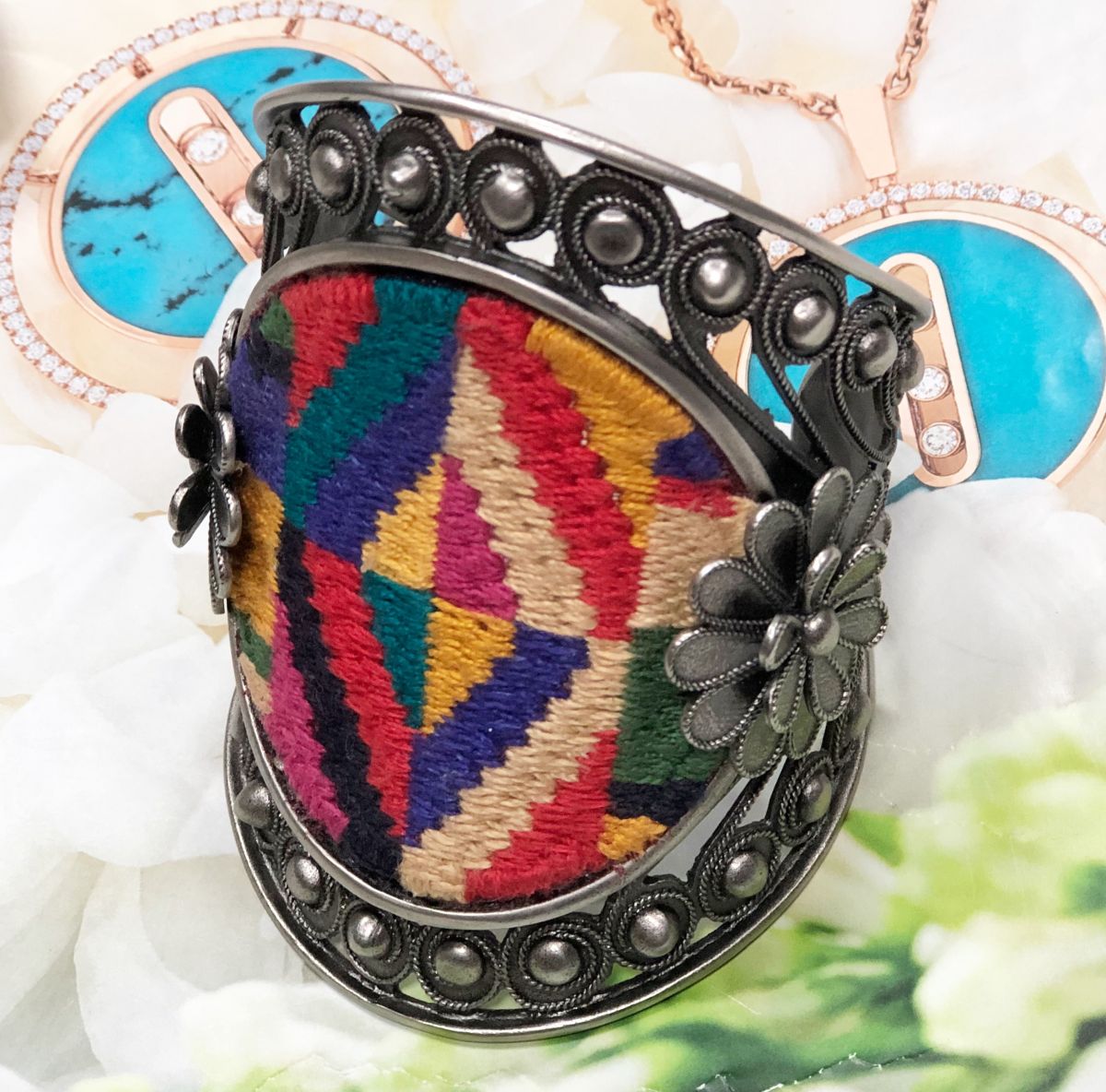 Браслет Valentino цена 23 483 руб

