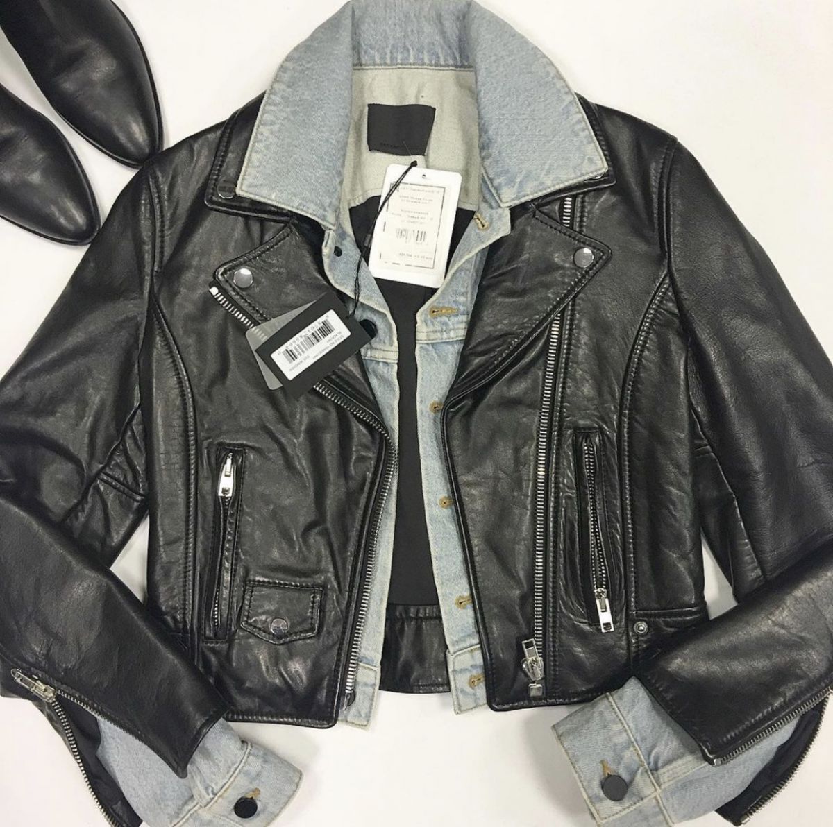 Куртка /кожа/джинса / Alexander Wang  размер М цена 53 847 руб Казаки Saint Laurent  размер 39 цена 18 463 руб
