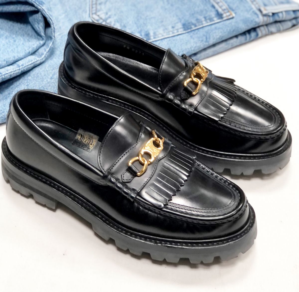 Лоферы Celine размер 38 цена 39 138 руб

