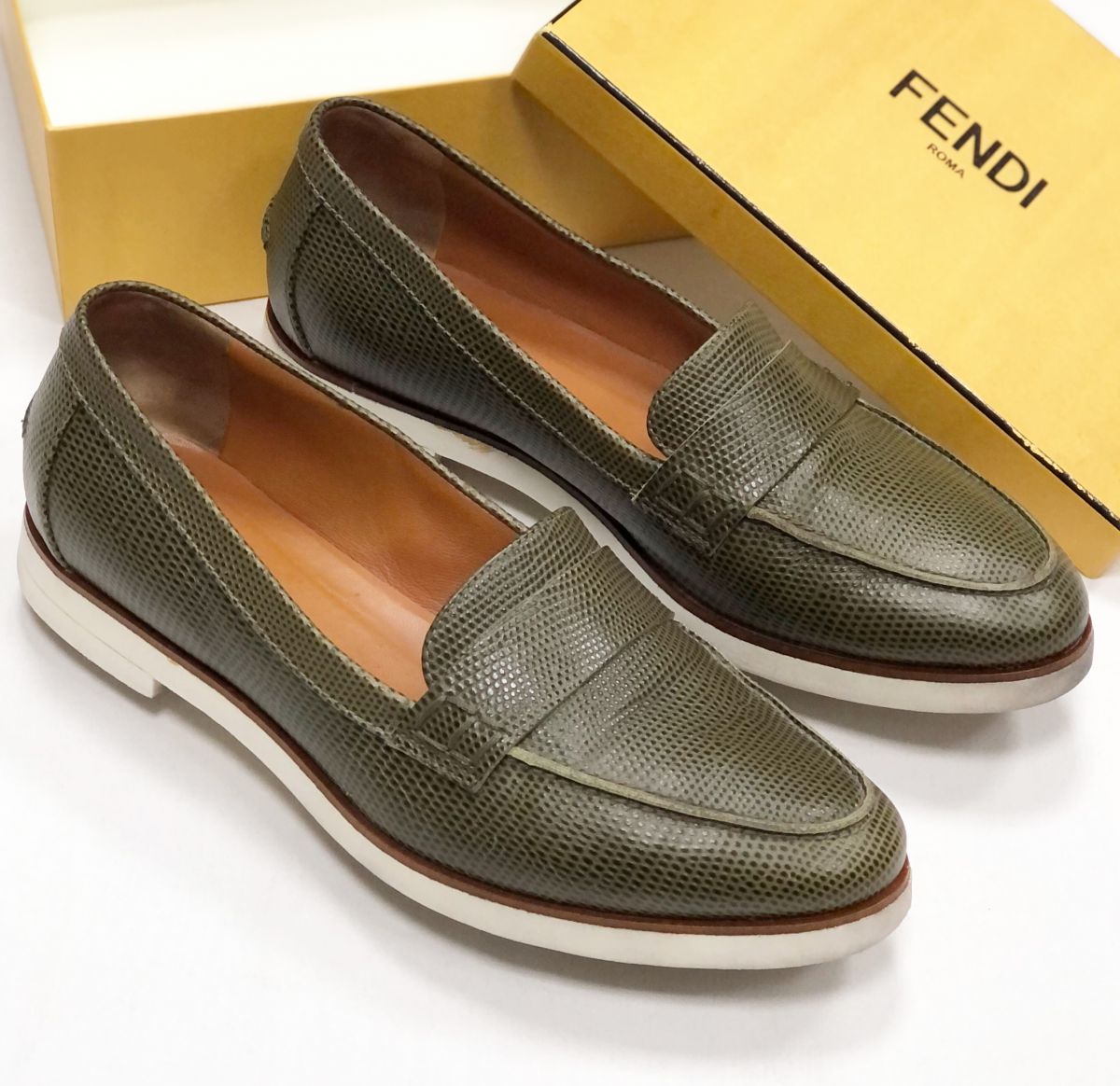 Лоферы Fendi размер 35.5 цена 15 385 руб 