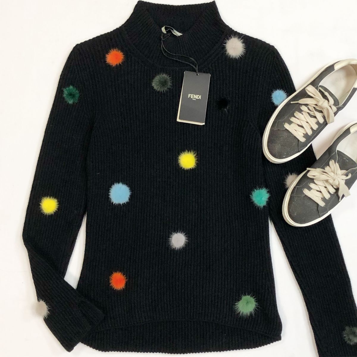 Кофта Fendi размер 42 цена 15 385 руб/с биркой/ Кеды Brunello Cucinelli размер 36 цена 46 155 руб